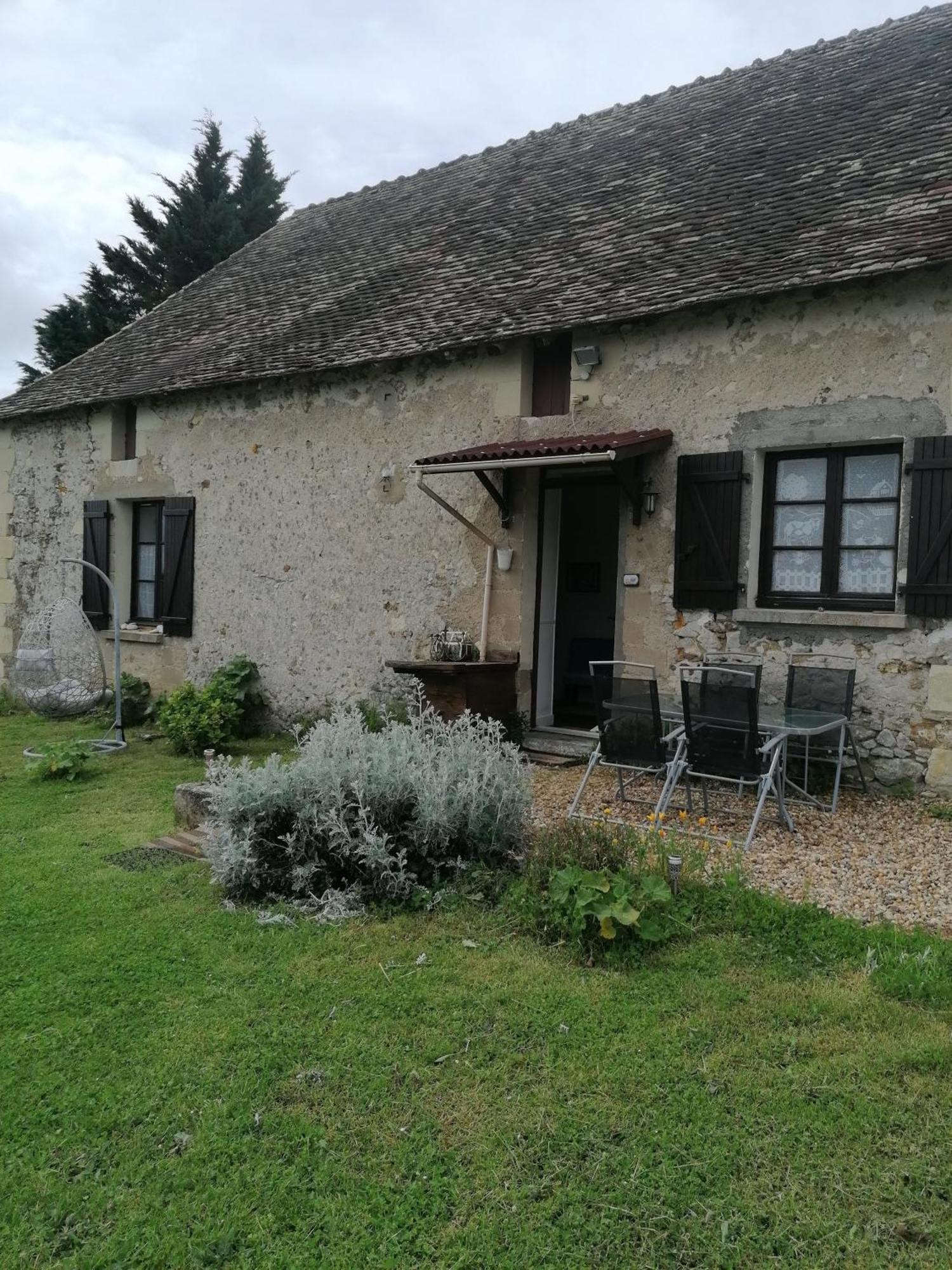Gite 4 Pers, Jacuzzi, Piscine, Proche Futuroscope, Calme Et Nature A La Roche Posay La Roche-Posay Exterior photo